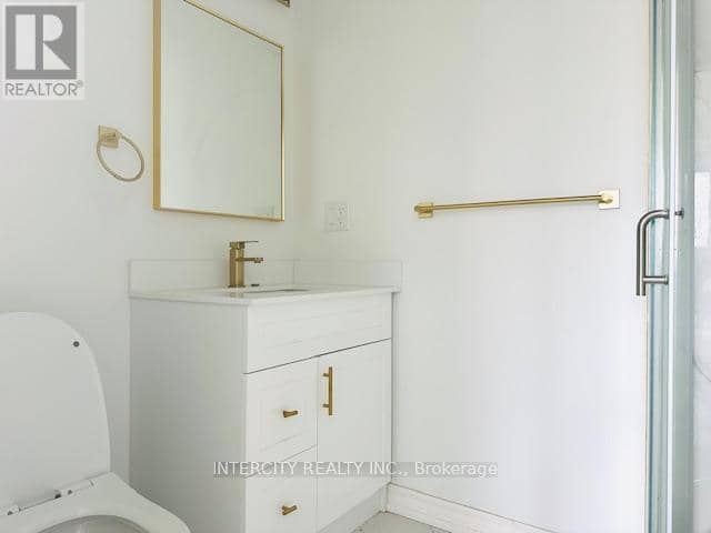 450 Queenston Road — photo 11 of 27