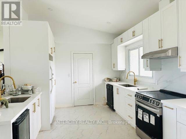 450 Queenston Road — photo 4 of 27