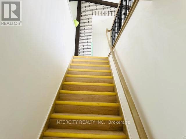 450 Queenston Road — photo 7 of 27