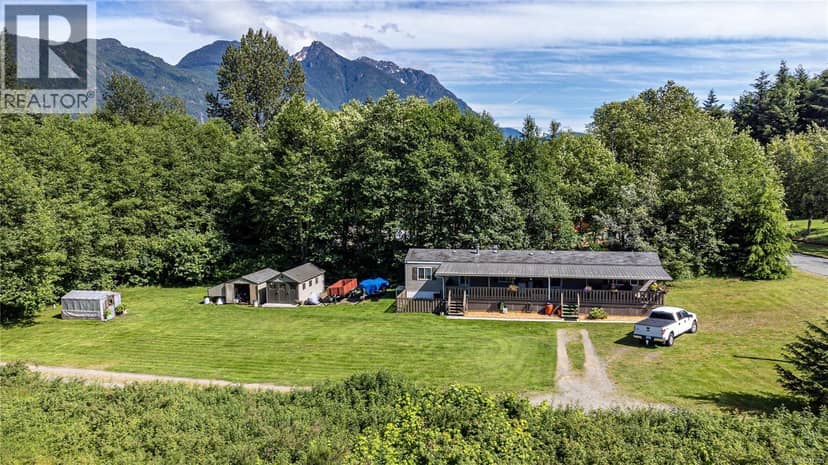 701 Kelsey Way, Sayward