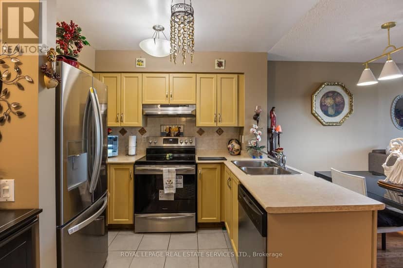 101 - 9 Northern Heights Drive — photo 20 of 29