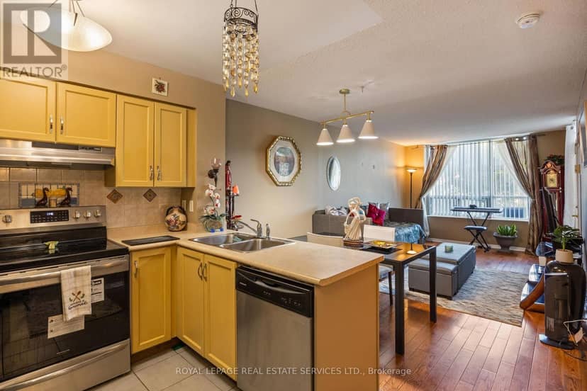 101 - 9 Northern Heights Drive — photo 6 of 29
