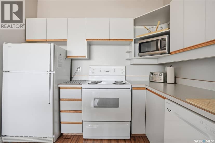 1108 1867 Hamilton STREET — photo 11 of 34