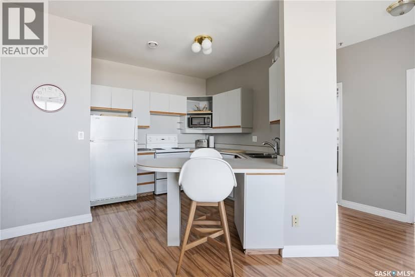 1108 1867 Hamilton STREET — photo 13 of 34