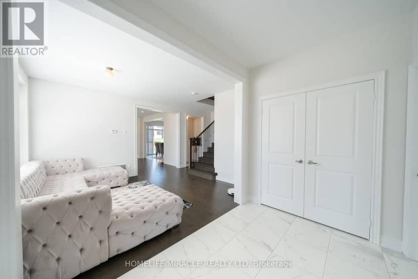 1 Ainslie Hill Crescent — photo 13 of 40