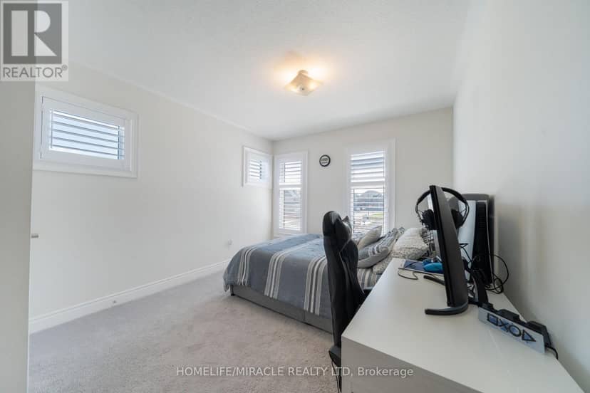1 Ainslie Hill Crescent — photo 37 of 40