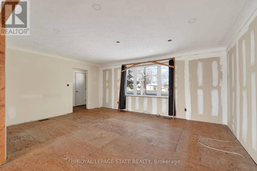 8410-8408 Highway 3 — photo 8 of 40