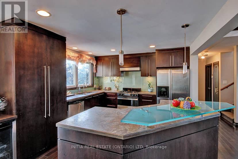 754 Riverside Drive, London North, photo 8