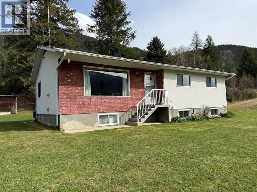 6915 Kimoff Road, Appledale