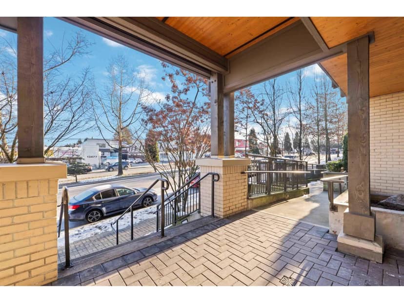 111 13468 KING GEORGE BOULEVARD, Surrey, photo 4