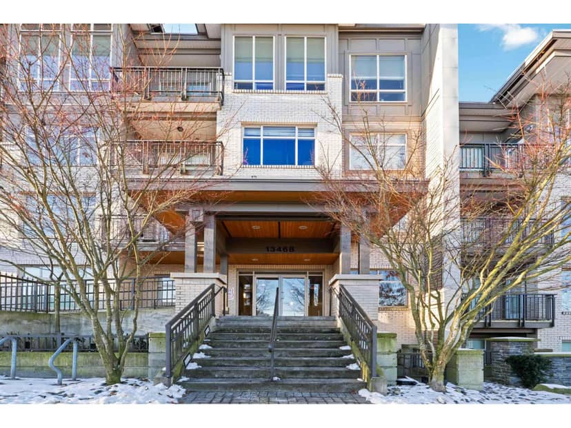 111 13468 KING GEORGE BOULEVARD, Surrey, photo 2