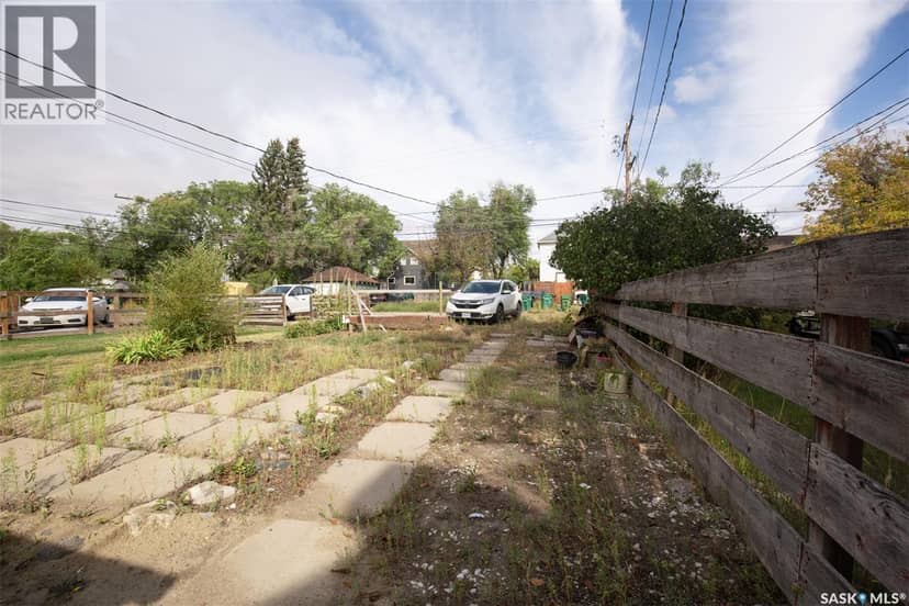 306 Fairford STREET W — photo 11 of 12