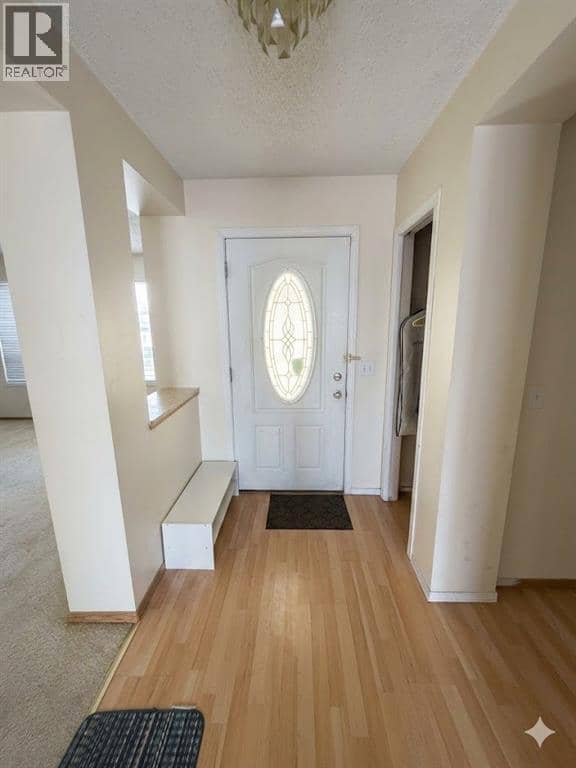 746 Martindale Boulevard NE, Calgary, photo 2