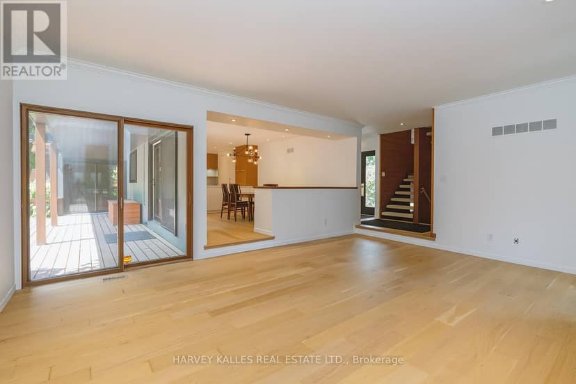 23 Royal Oak Drive — photo 15 of 39