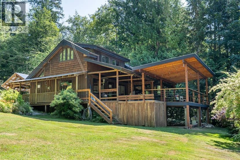 2931 GRAUMAN ROAD, Roberts Creek