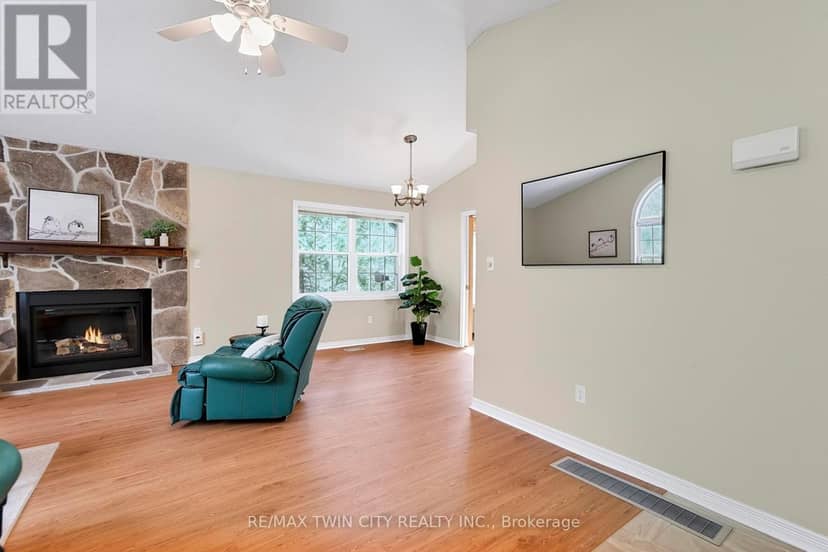 10325 Grand Oaks Drive — photo 9 of 40