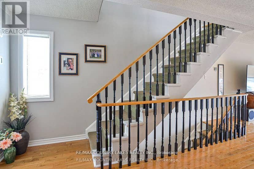 15 - 24 Laguna Parkway — photo 11 of 29