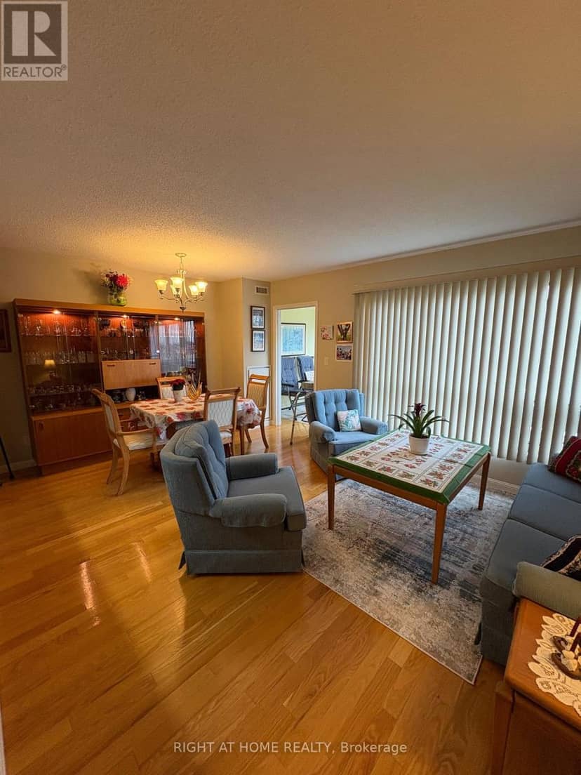 309 - 90 Dean Avenue — photo 33 of 40