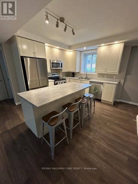 2082 Centre Avenue — photo 18 of 30