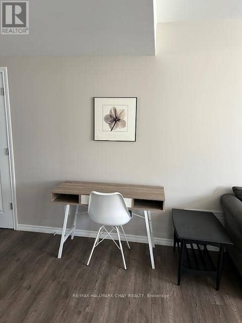 2082 Centre Avenue — photo 24 of 30