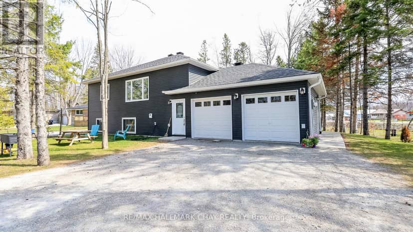 2082 Centre Avenue — photo 3 of 30