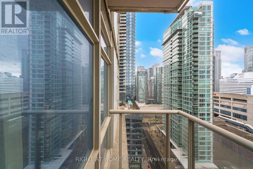 2107 - 10 Navy Wharf Court — photo 11 of 23