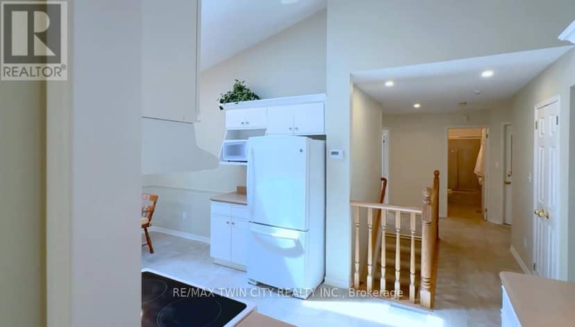 10325 Grand Oaks Drive — photo 15 of 40