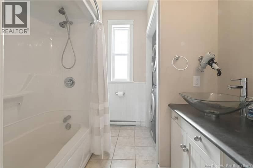 94 Newton Unit# A — photo 17 of 29