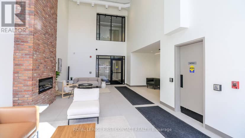 210 - 121 Mary Street — photo 10 of 31