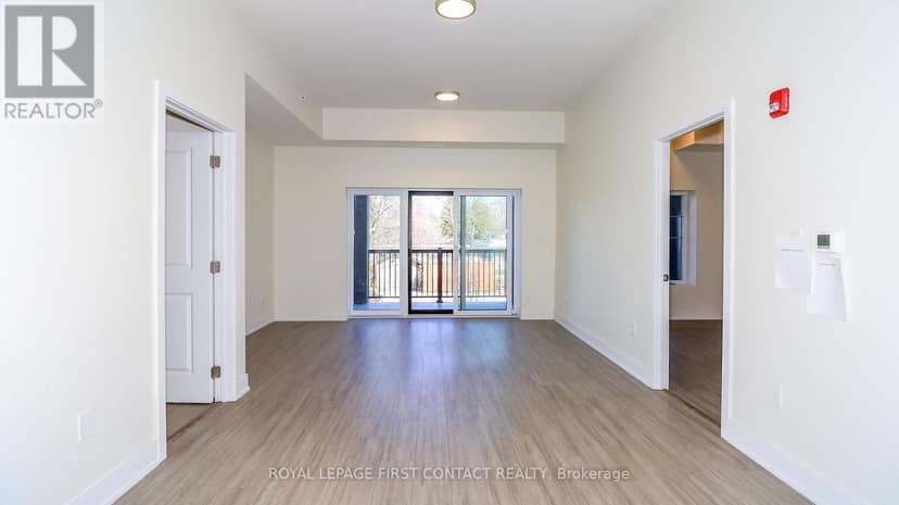 210 - 121 Mary Street — photo 18 of 31