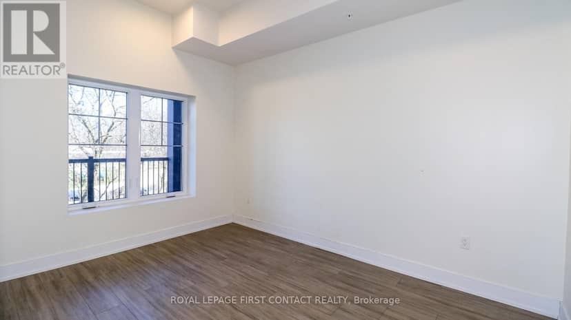 210 - 121 Mary Street — photo 21 of 31