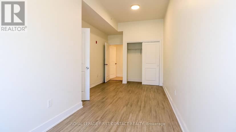 210 - 121 Mary Street — photo 26 of 31