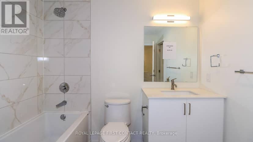 210 - 121 Mary Street — photo 27 of 31