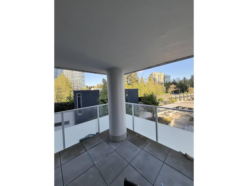 307 9887 WHALLEY BOULEVARD, Surrey, photo 2