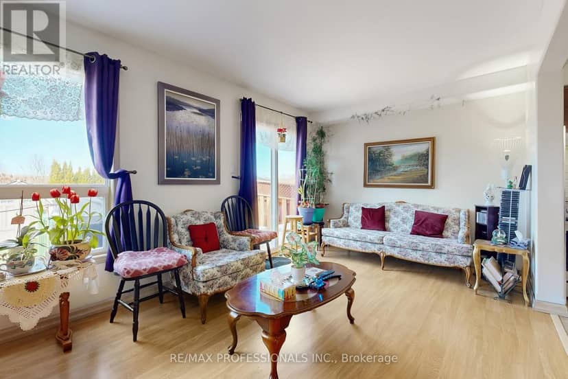 44 Shephard Avenue — photo 3 of 18
