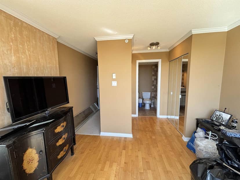 1904 14820 104 AVENUE, Surrey, photo 5