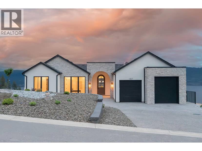 1327 Vineyard Drive, West Kelowna, photo 2
