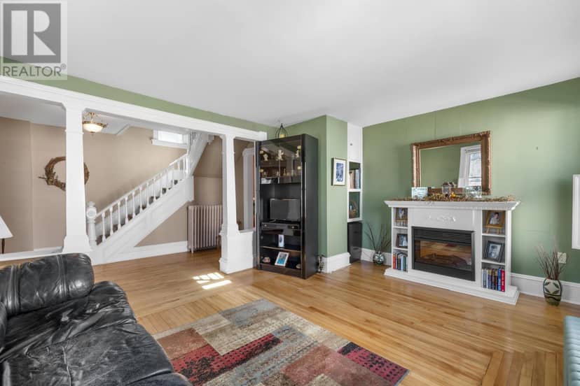 182 Hanover Street — photo 13 of 34