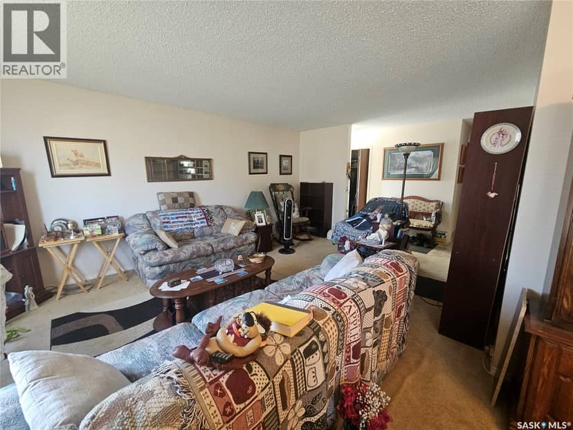 579 Poplar CRESCENT — photo 4 of 28