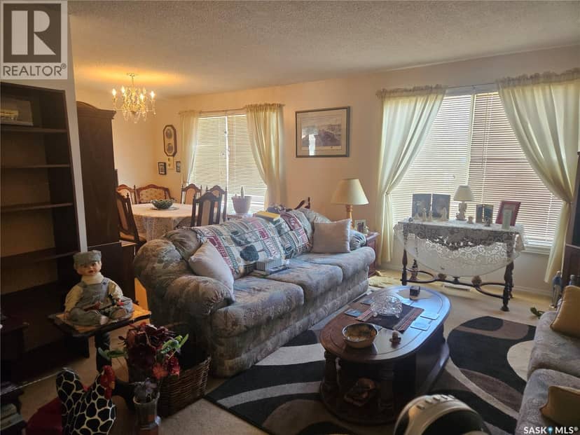 579 Poplar CRESCENT — photo 3 of 28
