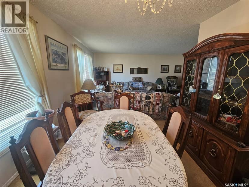 579 Poplar CRESCENT — photo 5 of 28