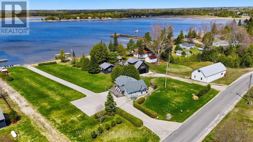 834 Pike Bay Road — photo 3 of 40