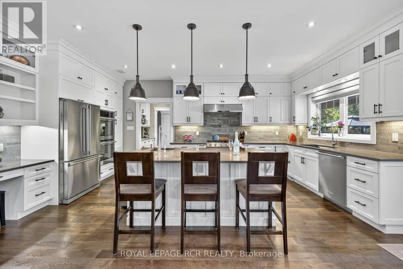 20572 Yonge Street — photo 17 of 40
