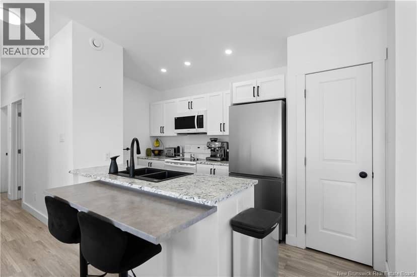 3764 Chemin Robinson — photo 19 of 40
