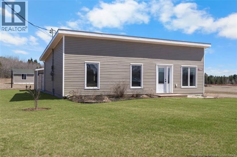3764 Chemin Robinson — photo 2 of 40