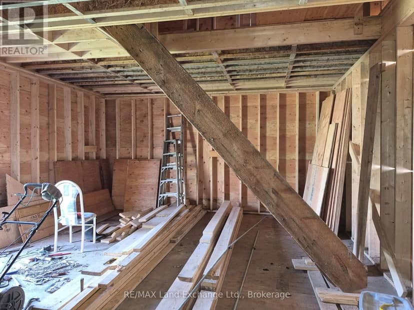 6 Malcolm Street — photo 5 of 6