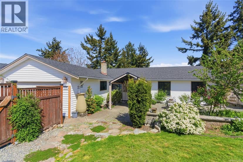 130 Heritage Dr — photo 1 of 40