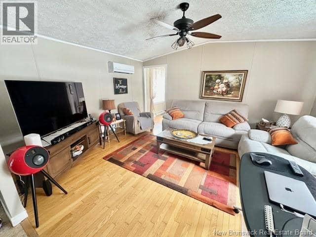 61 Maple Green Crescent — photo 9 of 11