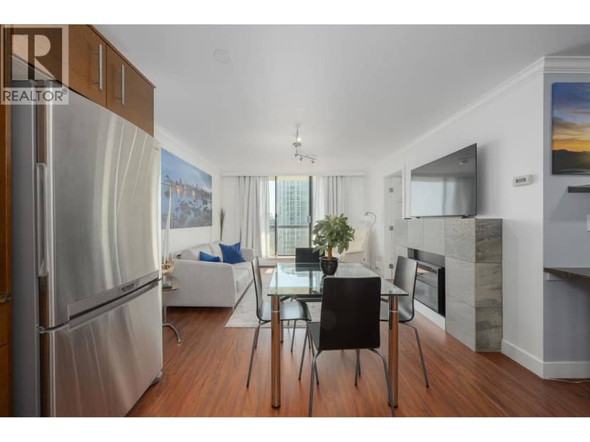 608 145 ST. GEORGES AVENUE, North Vancouver, photo 3