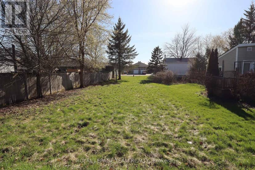 470 Gladstone Street — photo 2 of 2
